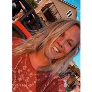 Meet your Posher, Olivia